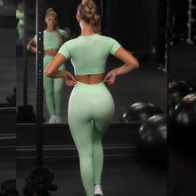 Load image into Gallery viewer, Shirts &amp; Legging Workout 2 Piece